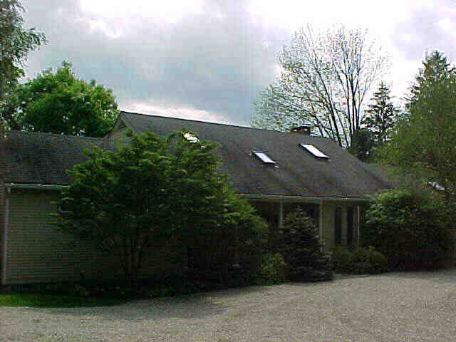 Building photograph for 118 INTERLAKEN ROAD
